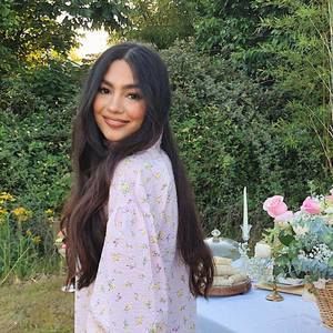 Meet your Posher, Nilab